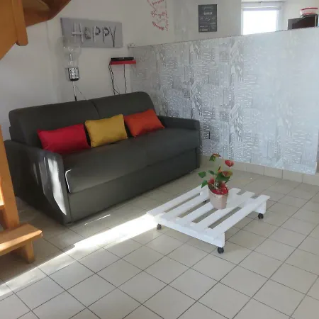 Apartment Au Logis De Sylvette Saint-Pierre-des-Echaubrognes